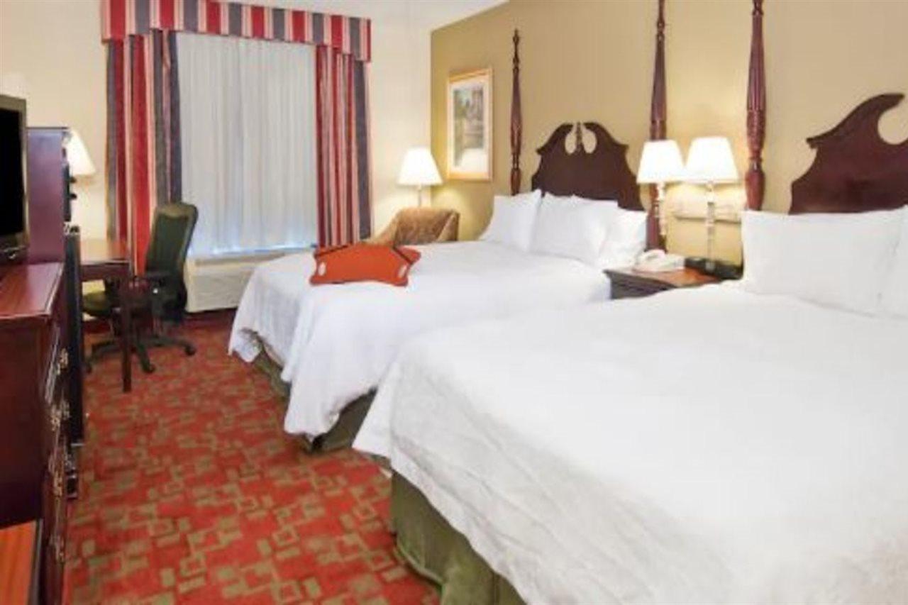 Hampton Inn Canton Ngoại thất bức ảnh