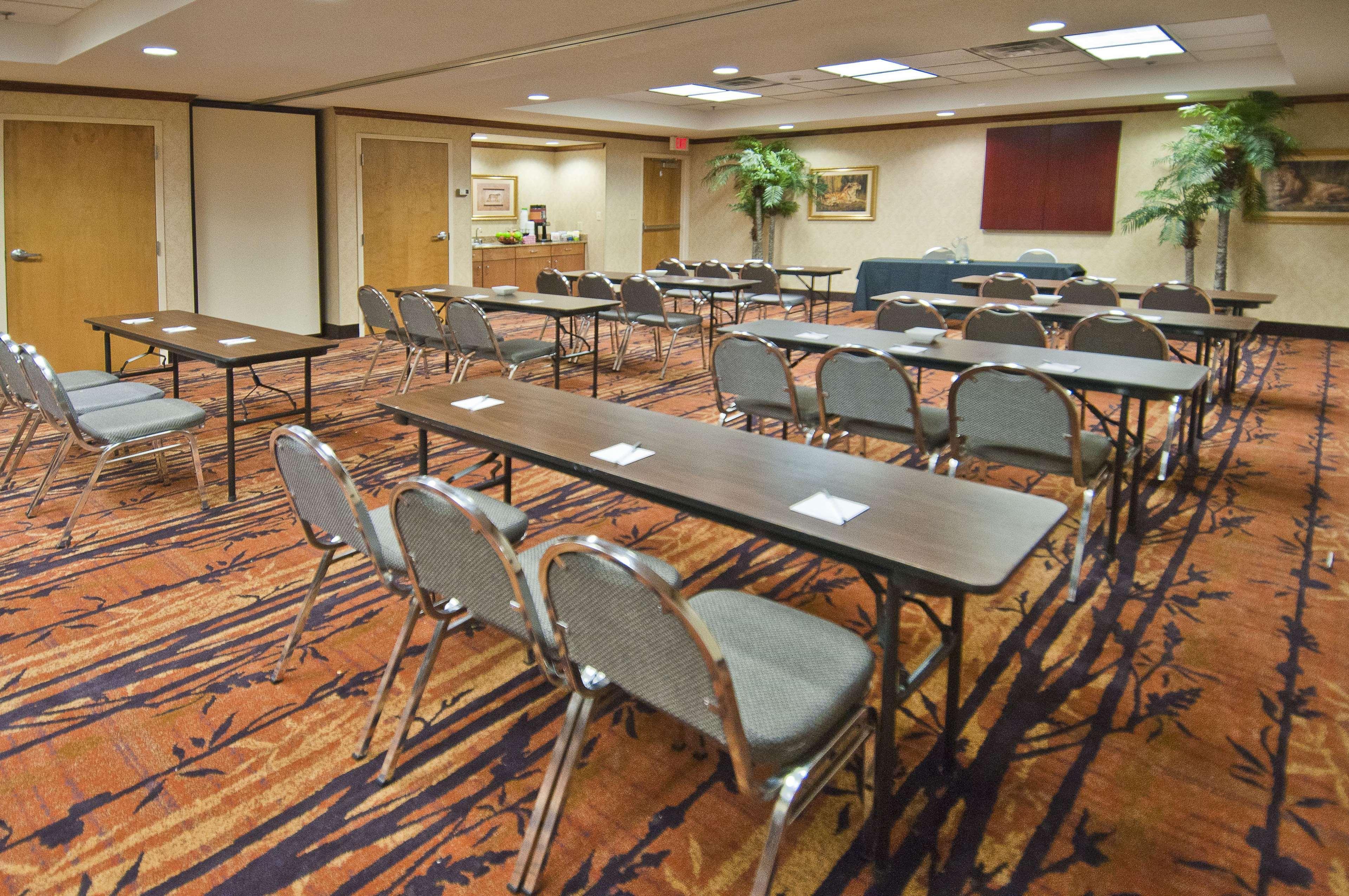 Hampton Inn Canton Ngoại thất bức ảnh